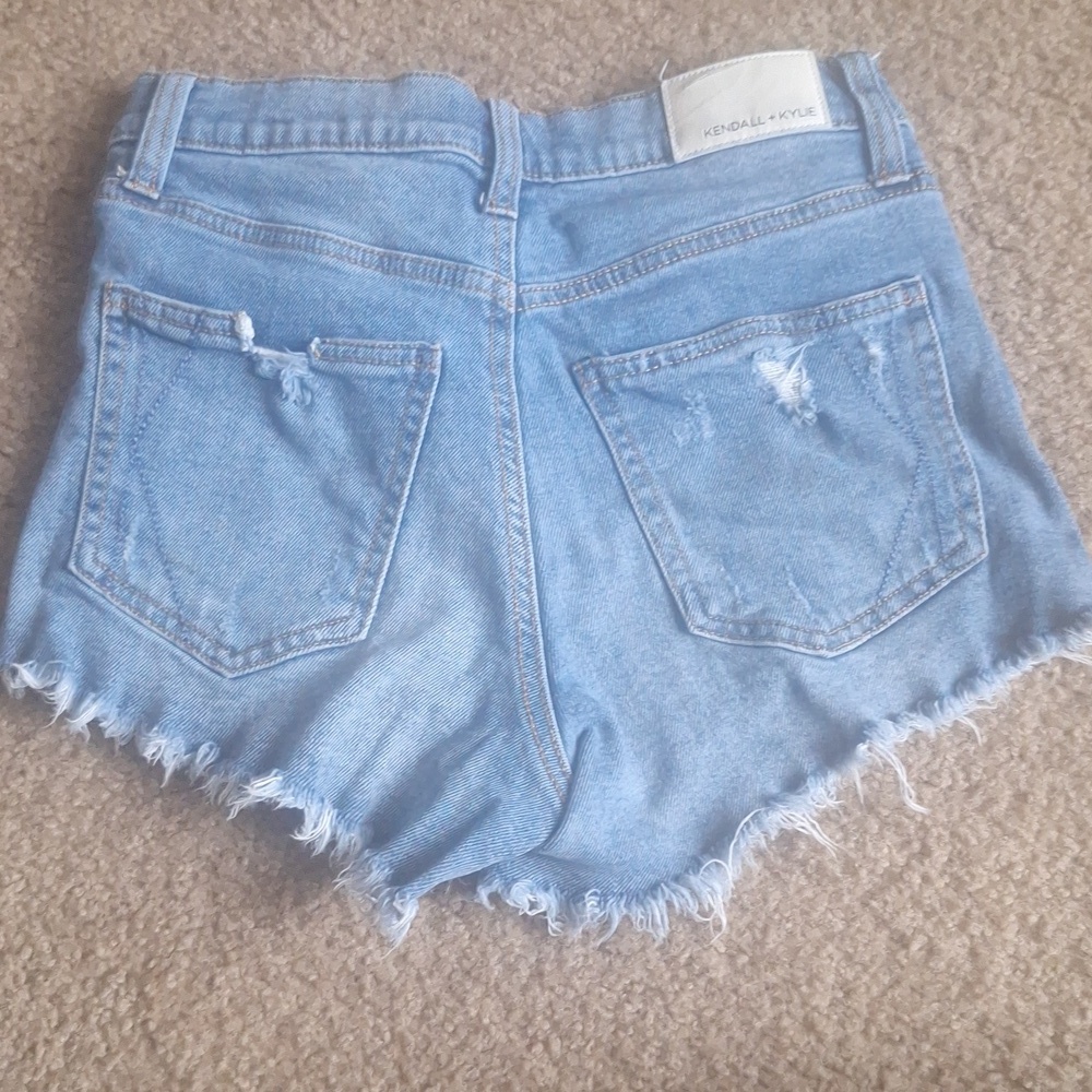 Kendall+Kylie The Icon Short, Size 24 (XS) - Picture 6 of 9